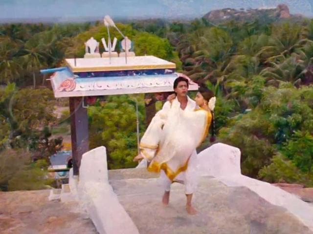Rohit Shetty has shot his Shah Rukh Khan- Deepika Padukone starrer Chennai Express in scenic locations. Rohit Shetty has shot his Shah Rukh Khan- Deepika Padukone starrer Chennai Express in scenic locations.