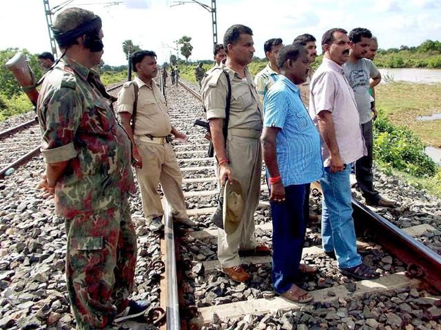 <p>Railway minister, CP Joshi today said, the train which was attacked by Naxals was stalled for an hour. He did add, there was adequate security on board.</p>