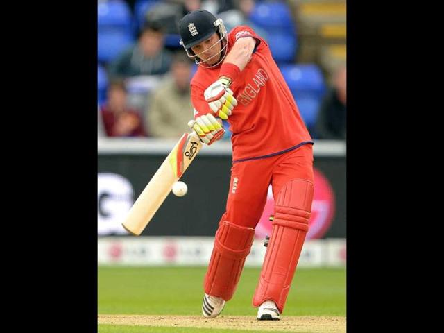 Ian Bell bats during the 2013 ICC Champions Trophy cricket match between England and New Zealand at the Cardiff Wales Stadium in Cardiff, south Wales. AFP Photo