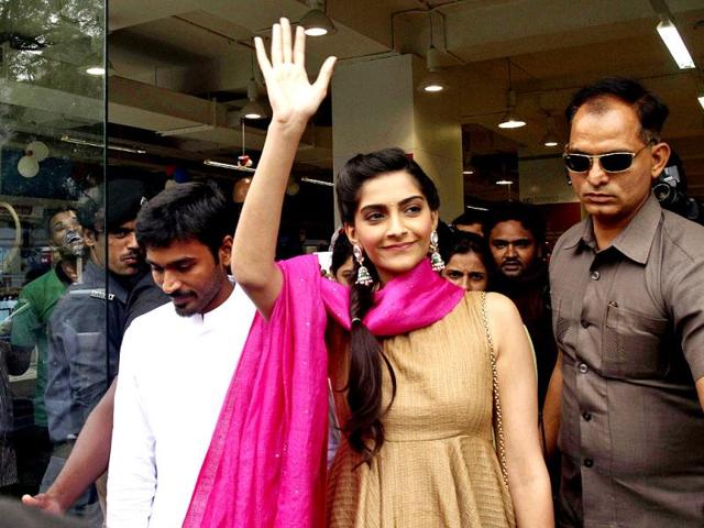 Sonam waves to fans