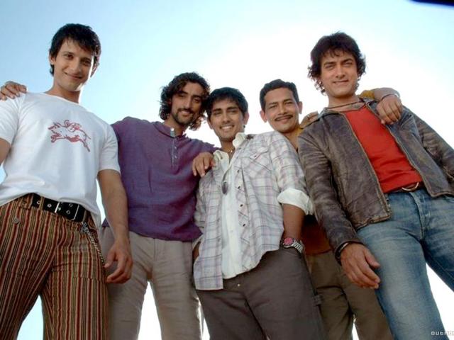 Actor Siddharth (center) with team Rang De Basanti