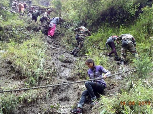 The army is seen carrying out rescue operations in areas of Uttarakhund severely affected by heavy rains and floods. (Photo courtesy: Indian Army)