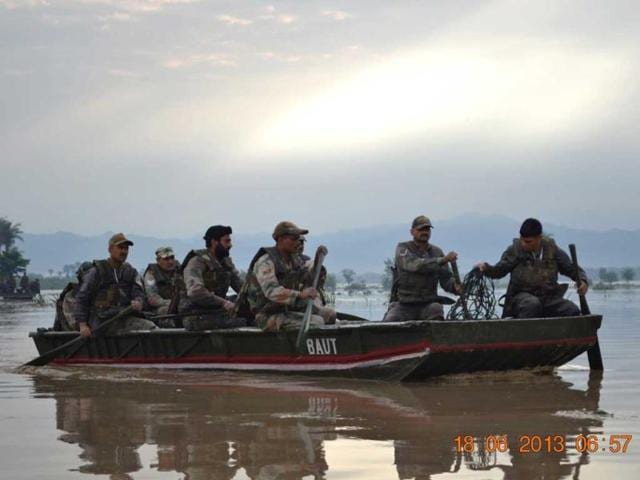 The army is seen carrying out rescue operations in areas of Uttarakhund severely affected by heavy rains and floods. (Photo courtesy: Indian Army)