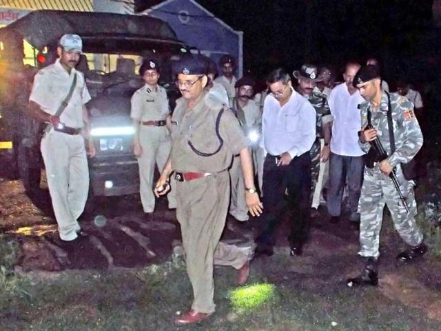 Investigating officers arrive at the spot of the Maoists' attack at Kathikhund near Dumka, Jharkhand. PTI Photo