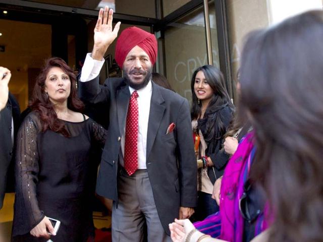 Milkha Singh waves to fans