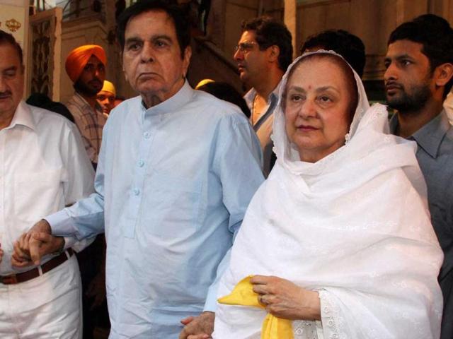 Veteran actors Dilip Kumar and Saira Banu attended the prayer meet too.