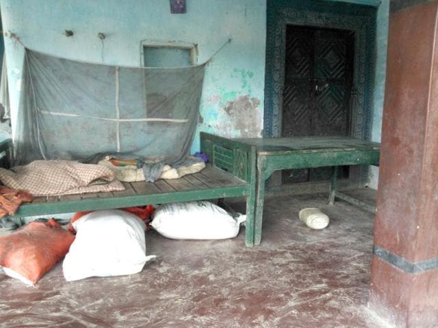 The abandoned house of Meena Devi, headmistress of the Chhapra school where the mid-day meal was served that took 22 lives in Chhapra, Bihar. (HT Photo)