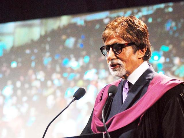 Amitabh Bachchan was seen adressing the proud parents at Whistling Woods convocation ceremony