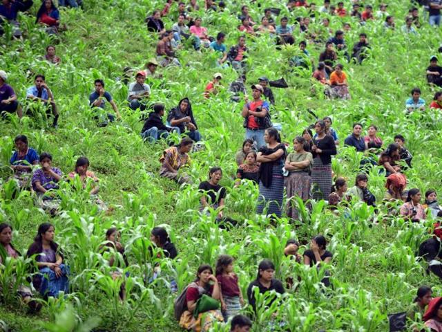 Peasants and natives of the municipality San Juan Sacatepequez, near Guatemala City, protest against the inauguration of a cement factory in the area. (AFP Photo)