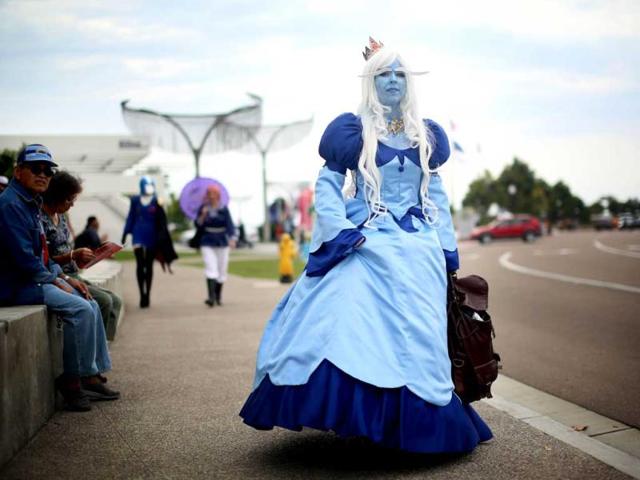 Amanda King wears an Ice Queen costume during Comic Con in San Diego, California. (AFP Photo)