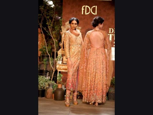 Sabyasachi's couture collection Opium had beautiful pieces of artwork adorned with oldest Indian embroidery like ari tari and tara. (Photo/Rajesh Kashyap) Sabyasachi's couture collection Opium had beautiful pieces of artwork adorned with oldest Indian embroidery like ari tari and tara. (Photo/Rajesh Kashyap)