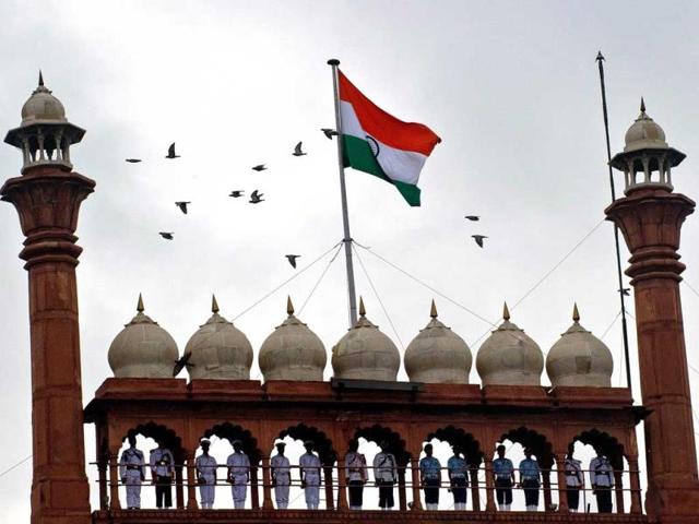 Indian Armed force personnnel stand on the minarets during the full dress rehearshal for the 67th Independence Day celebrations at the Red Fort in New Delhi. (AFP Photo)