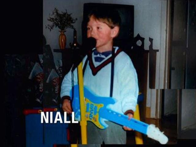 Niall singing as a little boy.