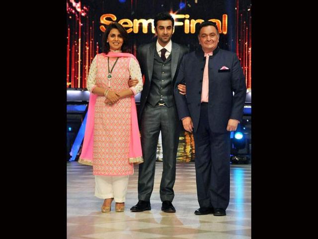 Ranbir Kapoor on the sets of Jhalak Dikhhla Jaa with parents Rishi Kapoor and Neetu Singh.