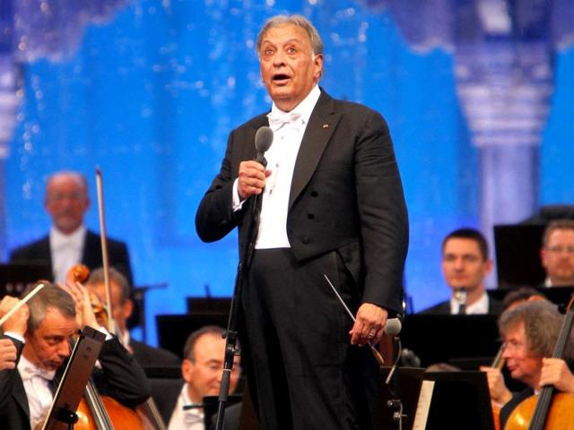 Music Mastro Zubin Mehta performs during Ehsaas-e-Kashmir Concert, at Shalimar Garden in Srinagar. (PTI Photo)