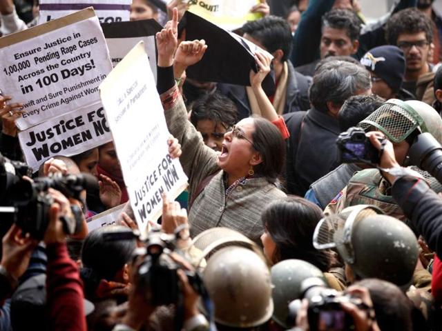 Things started getting hard for the police to handle as protestors started gathering around India Gate and its surrounding areas. It imposed Section 144 as protesters refused to leave.