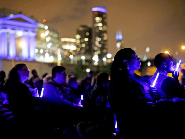 Chicago Police officers and family members attend the 10th Annual Chicago Police Memorial Foundation's Candlelight Vigil in Chicago, Illinois. (Reuters)