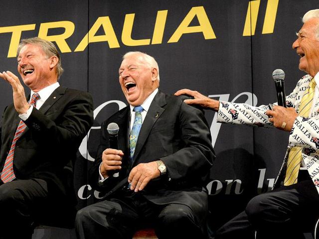 Former Australian PM Bob Hawke (R) shares a joke with Australia II skipper John Bertrand (L) and yacht owner Alan Bond (C) at a luncheon to celebrate the 30th anniversary of the first America's Cup win by a boat representing a country other than the United States, in Sydney. AFP photo