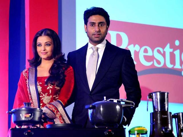 The power couple pose together. (AFP Photo)