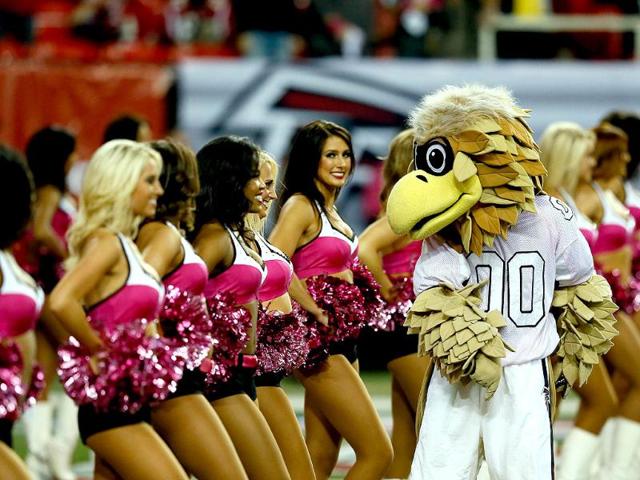 Freddie the Falcon, mascot for the Atlanta Falcons, performs during their game at the Georgia Dome in Atlanta, Georgia. (AFP Photo)
