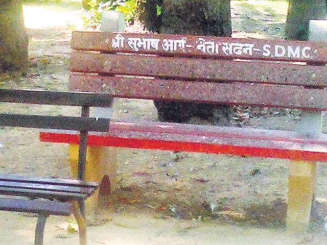 A-bench-in-a-Rajouri-Garden-park-bears-the-name-of-south-corporation-leader-Subhash-Arya-HT-photo A-bench-in-a-Rajouri-Garden-park-bears-the-name-of-south-corporation-leader-Subhash-Arya-HT-photo