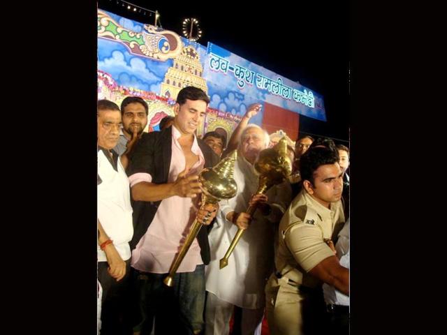 Luv-Kush Committe which organizes Raavan Vadh every year at Lal Qila Maidaan had invited Akshay Kumar this year on Dusshera to burn down the Raavan.