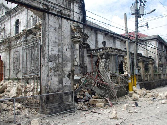 Damage to the Basilica of the Holy Child in Cebu City, Philippines after a major earthquake struck the region. (AFP Photo)