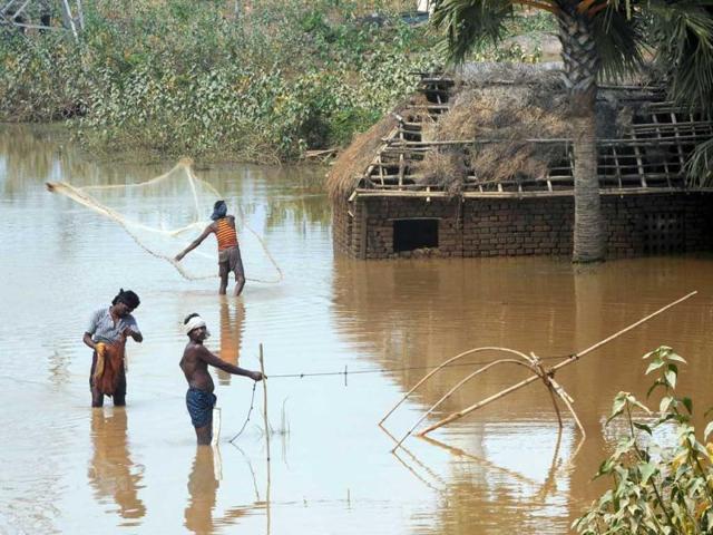 Farmers-in-the-villagers-of-Kashimpur-are-now-fisherman-Ashok-Nath-Dey-HT Farmers-in-the-villagers-of-Kashimpur-are-now-fisherman-Ashok-Nath-Dey-HT