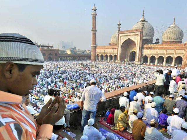 People offering namaj on the occassion of Eid-al-Adha at Jama Masjid in New Delhi. ( Photo by Sushil Kumar/Hindustan Times)