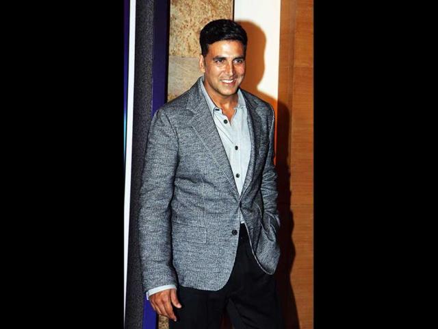 Actor Akshay Kumar attends the first 'Yash Chopra Memorial Awards' ceremony in Mumbai on October 19, 2013. (AFP Photo)