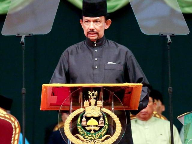 Brunei Sultan Hassanal Bolkiah delivers his speech during the official opening of the Majlis Ilmu 2013 in Bandar Seri Begawan. (AFP Photo)