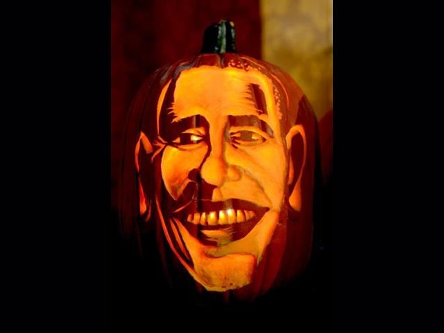 Pumpkin representing US President Barack Obama on display at Madame Tussauds ahead of Halloween in New York. (AFP Photo)