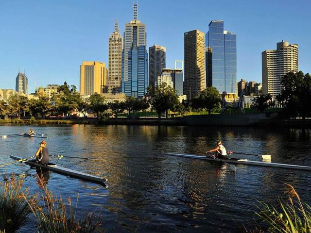 Rowers-train-at-dawn-on-the-Yarra-River-in-Melbourne-Credit-Reuters-Toby-Melville Rowers-train-at-dawn-on-the-Yarra-River-in-Melbourne-Credit-Reuters-Toby-Melville