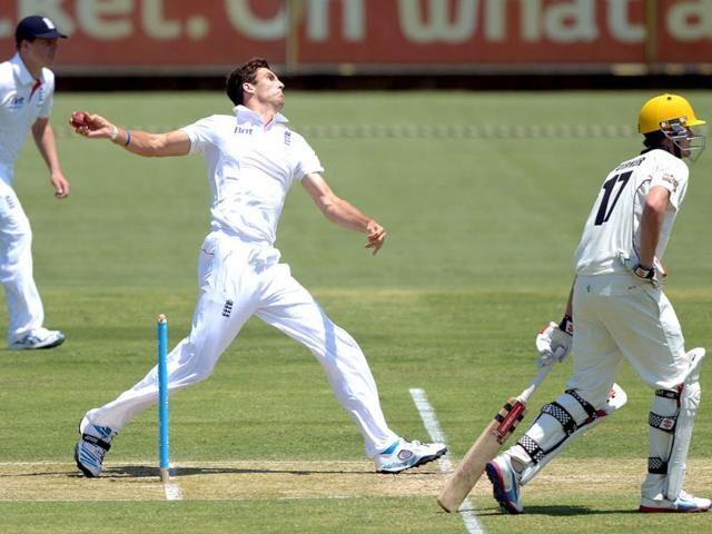 England cricketer Steven Finn (C) bowls on day two of the Ashes tour match against the Western Australian Chairman's XI at the WACA ground in Perth. AFP photo