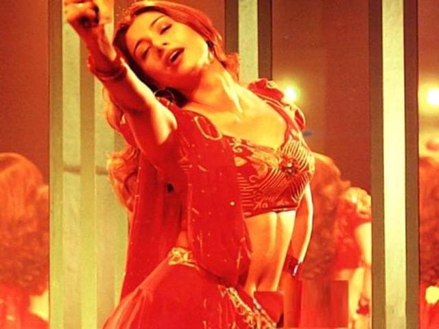 Madhur Bhandarkar's Chandni Bar is easily one of the best performances Tabu has given. Her stellar act got her the National Film Award for Best Actress.