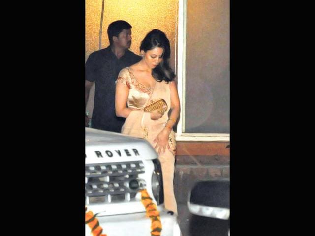 Shah Rukh Khan's wife Gauri Khan at Sohail Khan's Diwali party. (HT Photo)