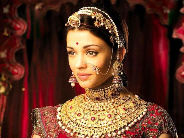The nosering completes the royal look of Jodha (played by Aishwarya Rai) in the film Jodha Akbar.