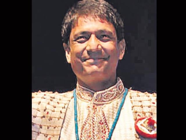 English Vinglish Actor Adil Hussain Makes Tamil Debut With Yatchan Hindustan Times Tuki's character is played by madhubani goswami. english vinglish actor adil hussain