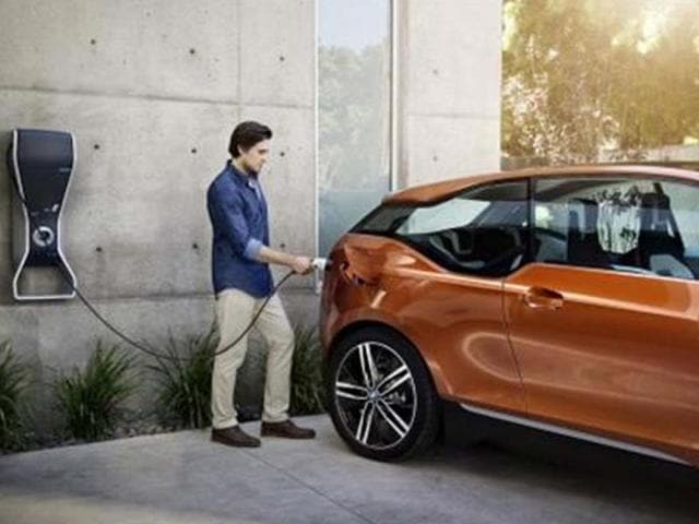 Manufacturers-backing-electric-vehicles-despite-slow-sales Manufacturers-backing-electric-vehicles-despite-slow-sales