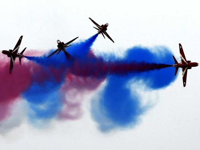 Britain's Royal Air Force aerobatic team, the Red Arrows, performs at the Dubai Airshow in the Emirate of Dubai. (AFP Photo)