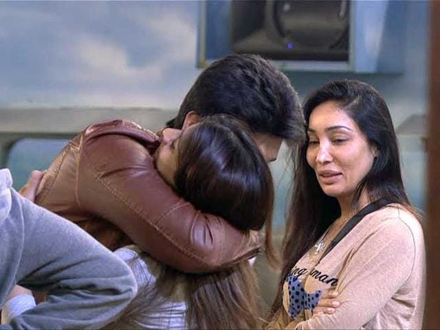 Interestingly, Kushal even hugs Tanisha after as he enters the Bigg Boss house once again.
