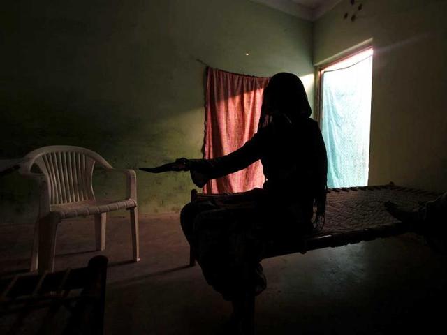 A 24-year-old rape victim in Jogia Khera village tells her story recounting tales of horror and the police apathy she had gone through. (Raj K Raj/HT Photo)