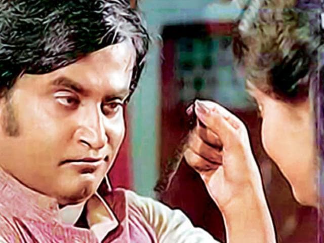 Thillu Mullu (1981): It is a remake of Amol Palekar's Gol Maal. The film was directed by K Balachander.
