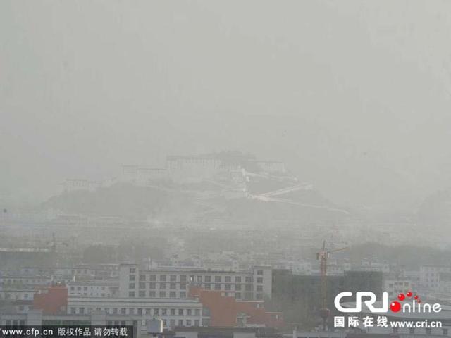Dusty-weather-caused-by-the-invasion-of-Lhasa-City-not-far-from-the-Potala-Palace-being-shrouded-in-dust-Photo-credit-CFP