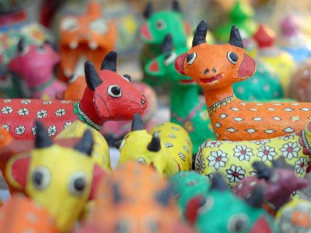 The-Dastkari-Haat-Samiti-s-annual-crafts-bazaar-at-Dilli-Haat-will-create-a-vibrant-and-colourful-atmosphere-as-it-celebrates-its-28th-Anniversary