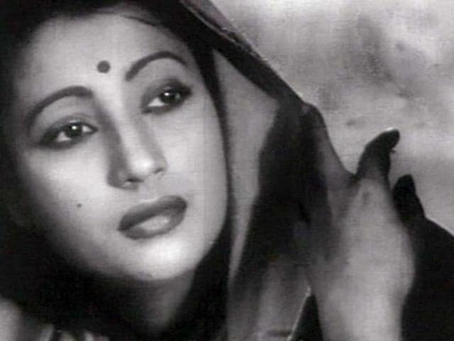 Suchitra Sen stable, under review by cardiologist - Hindustan Times