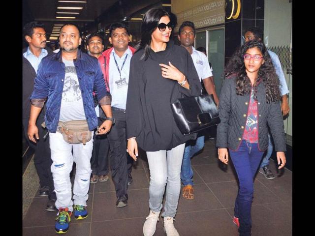 Sushmita Sen and her daughter Renee at Mumbai airport.