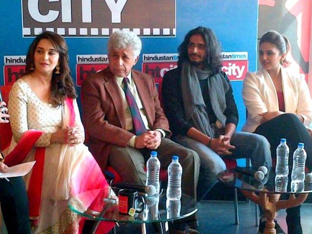 Naseeruddin Shah Vivaan Set For Box Office Clash Hindustan Times Chamatkar (1992)shahrukh khan , naseeruddin shah , urmila matondkar , shammi kapoor , deven verma , ashutosh gowariker , johnny lever , tinu anand , anjan srivastav , ali asgar , guddi maruti , gavin packard. naseeruddin shah vivaan set for box