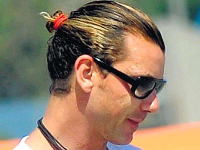 Singer Gavin Rossdale is the poster boy for this hair do.