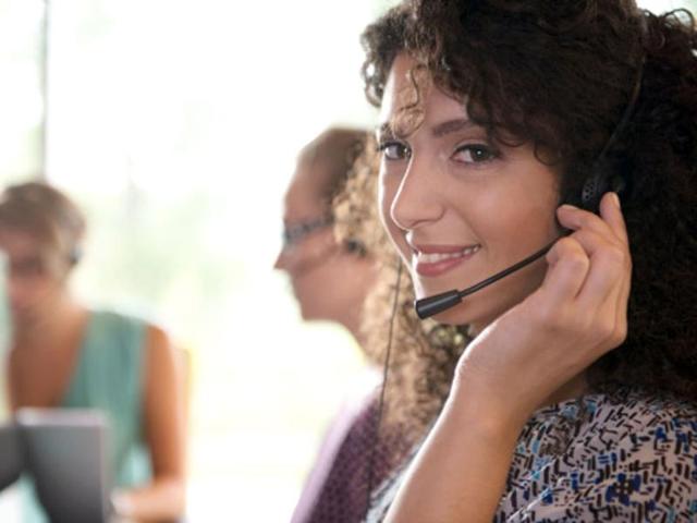 Good-looking-employees-get-better-pay